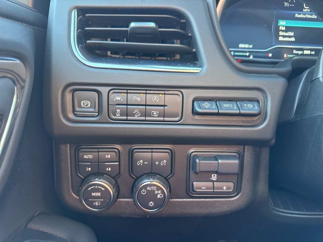 2024 Chevrolet Suburban High Country - Image 36