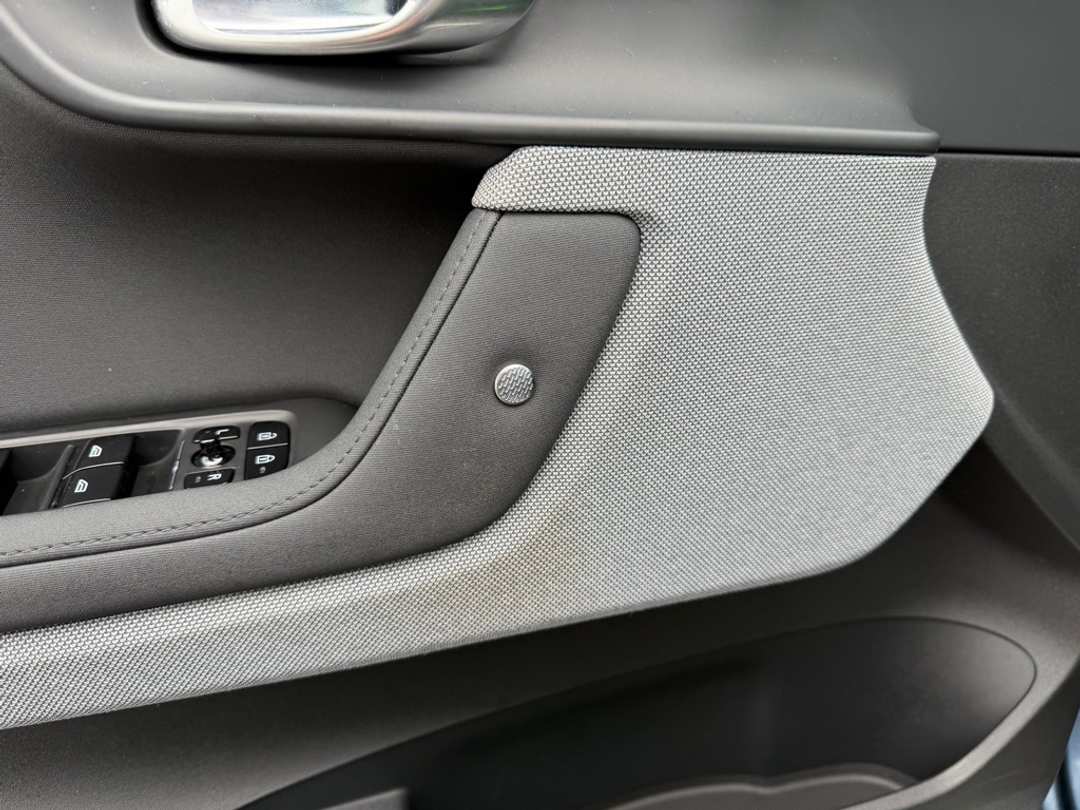 2022 Polestar 2 Long Range Dual Motor - Image 14