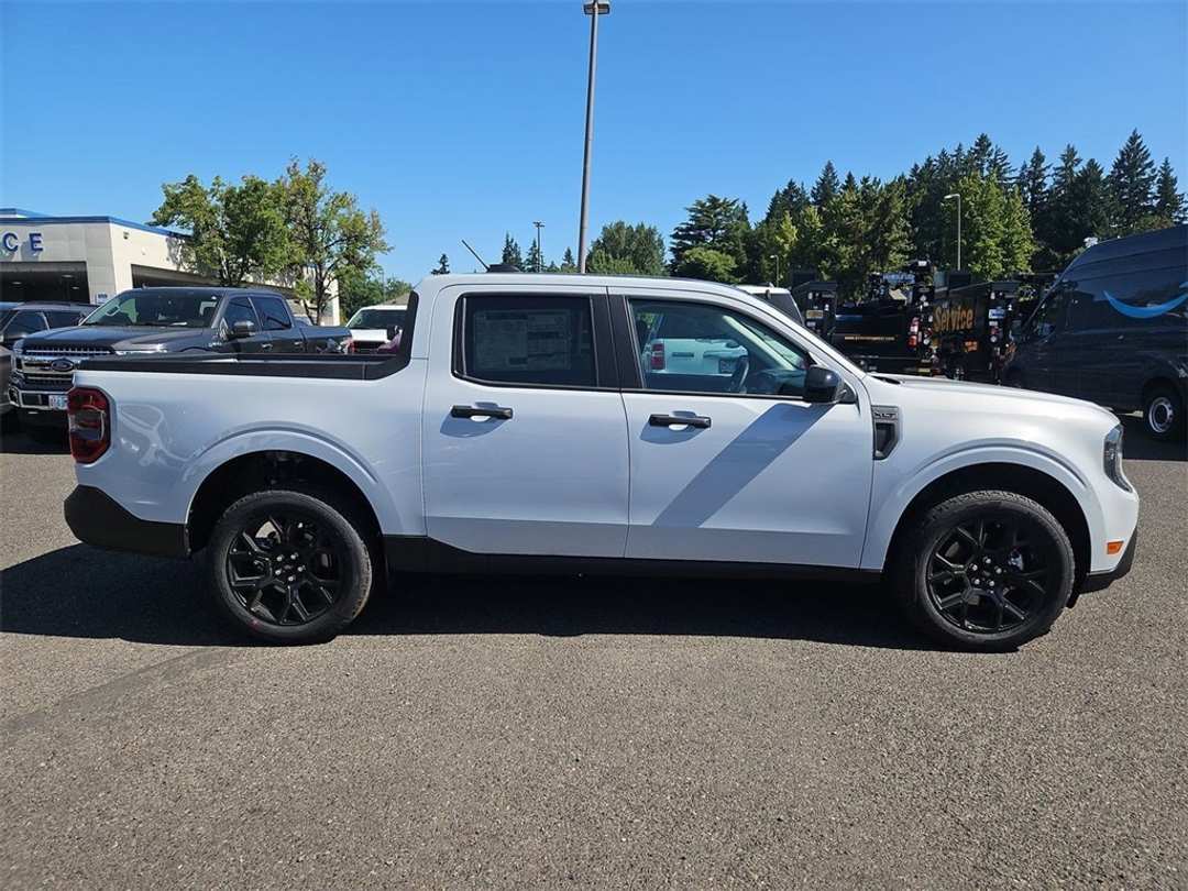 2025 Ford Maverick XLT - Image 6