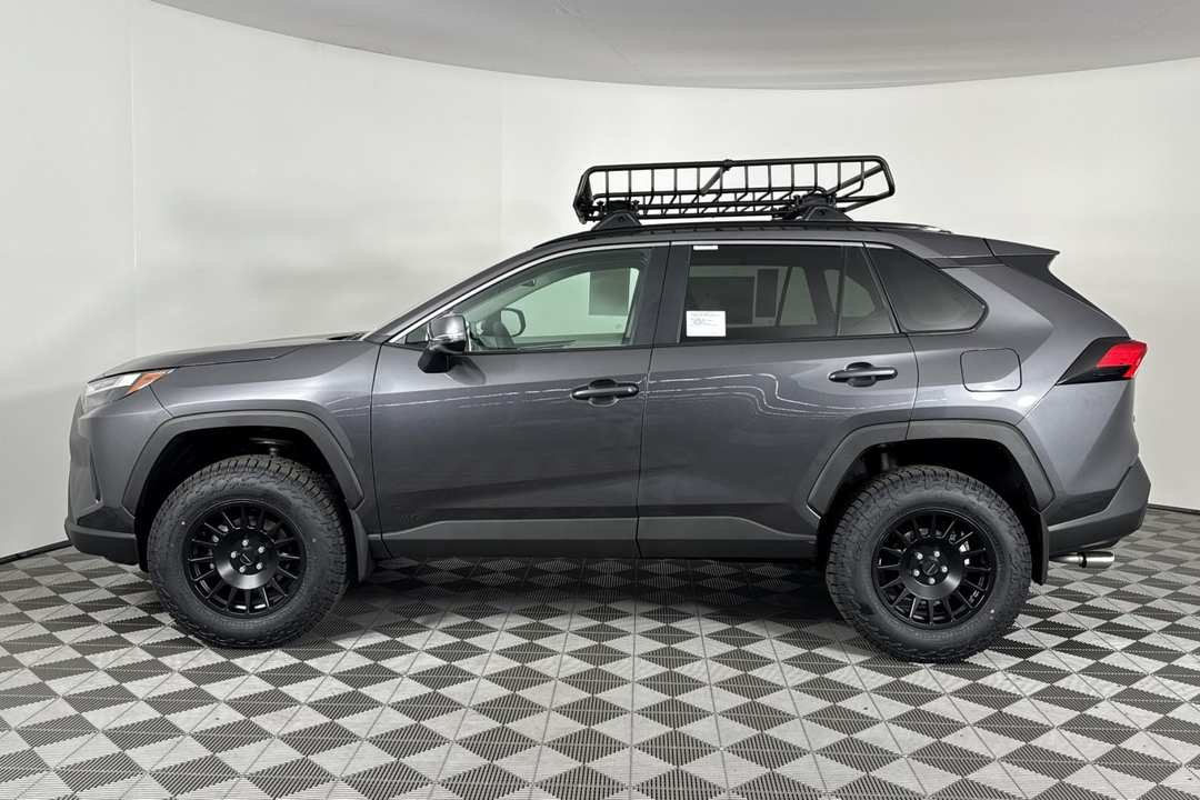 2025 Toyota Rav4 XLE - Image 7