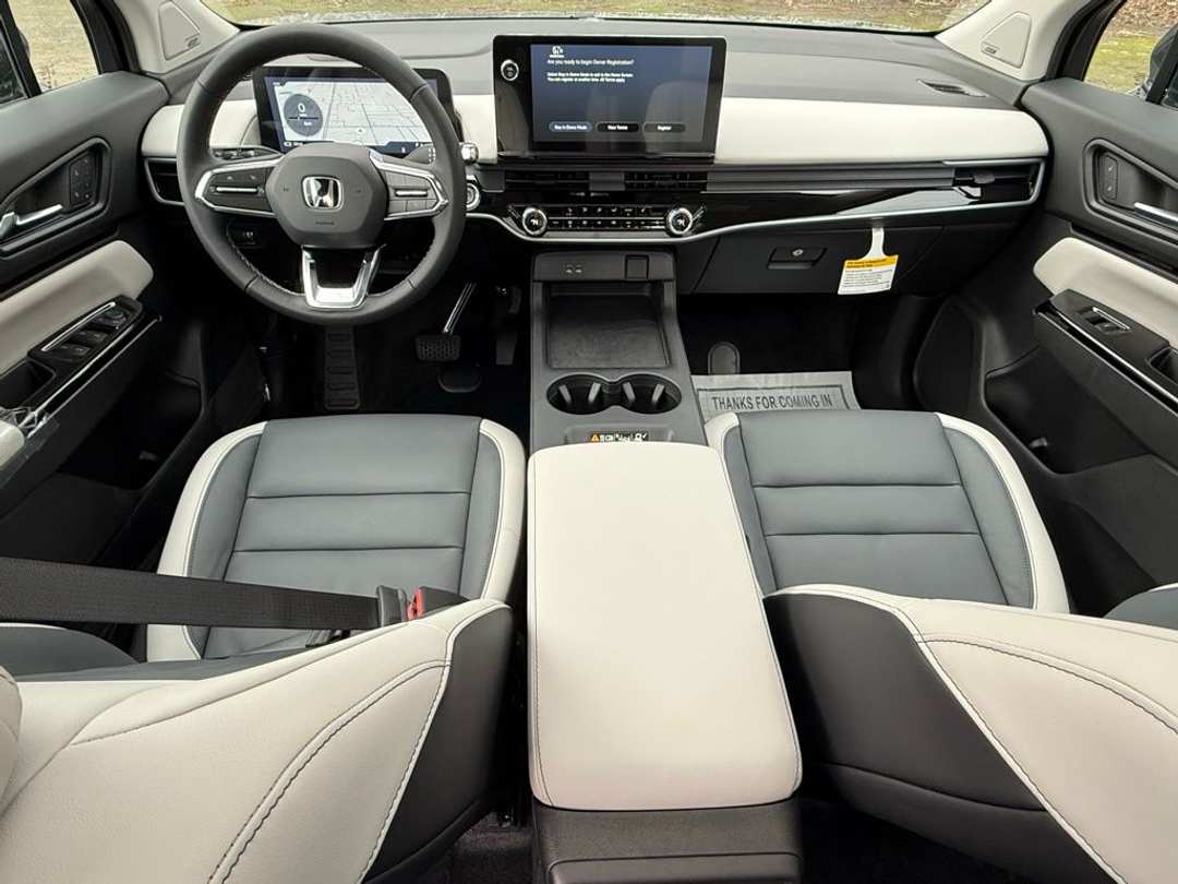 2025 Honda Prologue Touring - Image 16