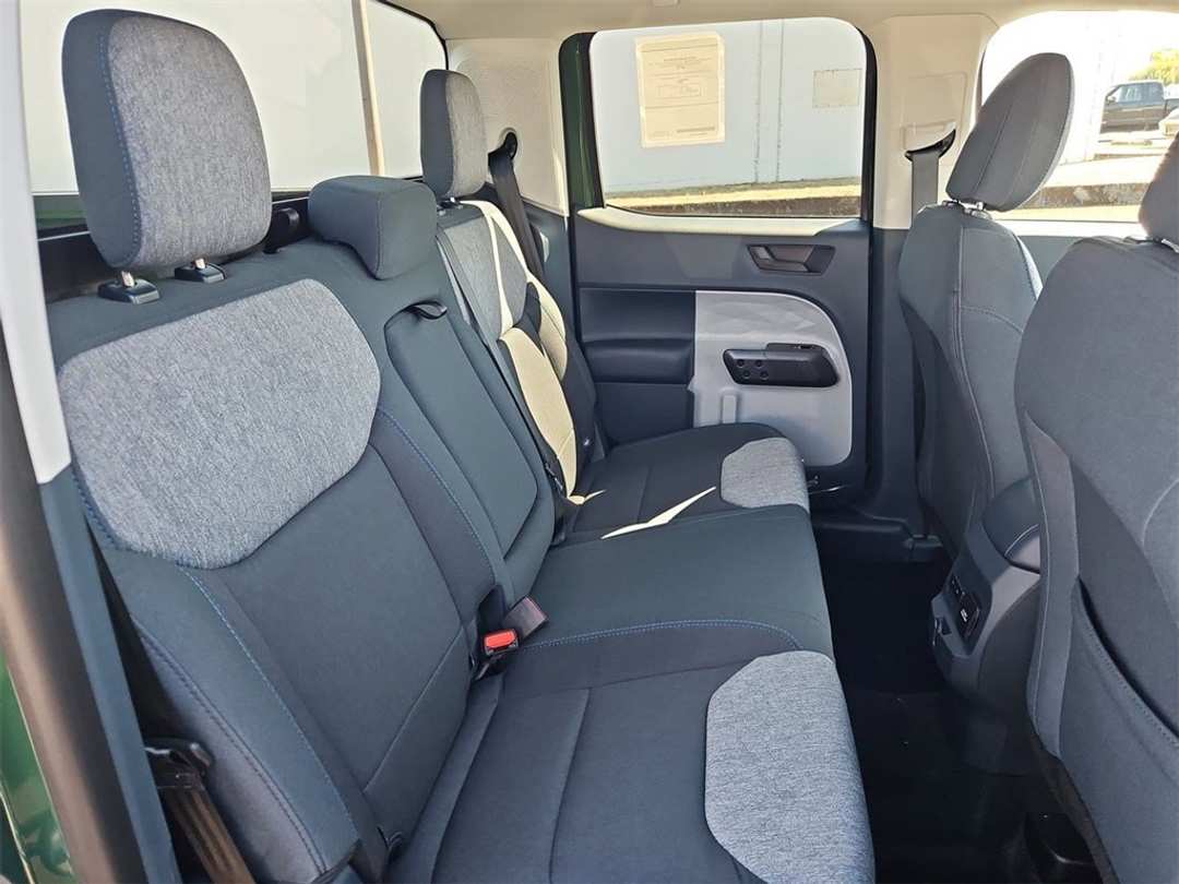 2025 Ford Maverick XLT - Image 30