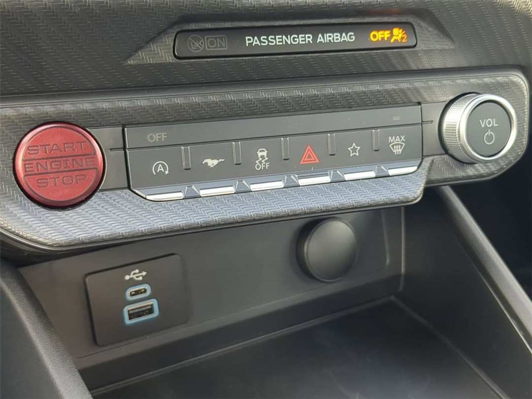 2026 Ford Mustang EcoBoost - Image 21