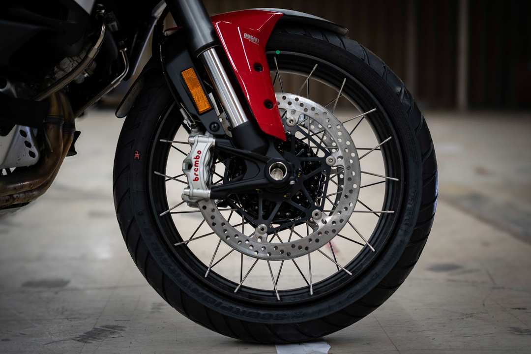 2024 Ducati Multistrada V4 S Travel & Radar Spoked Wheels - Image 9