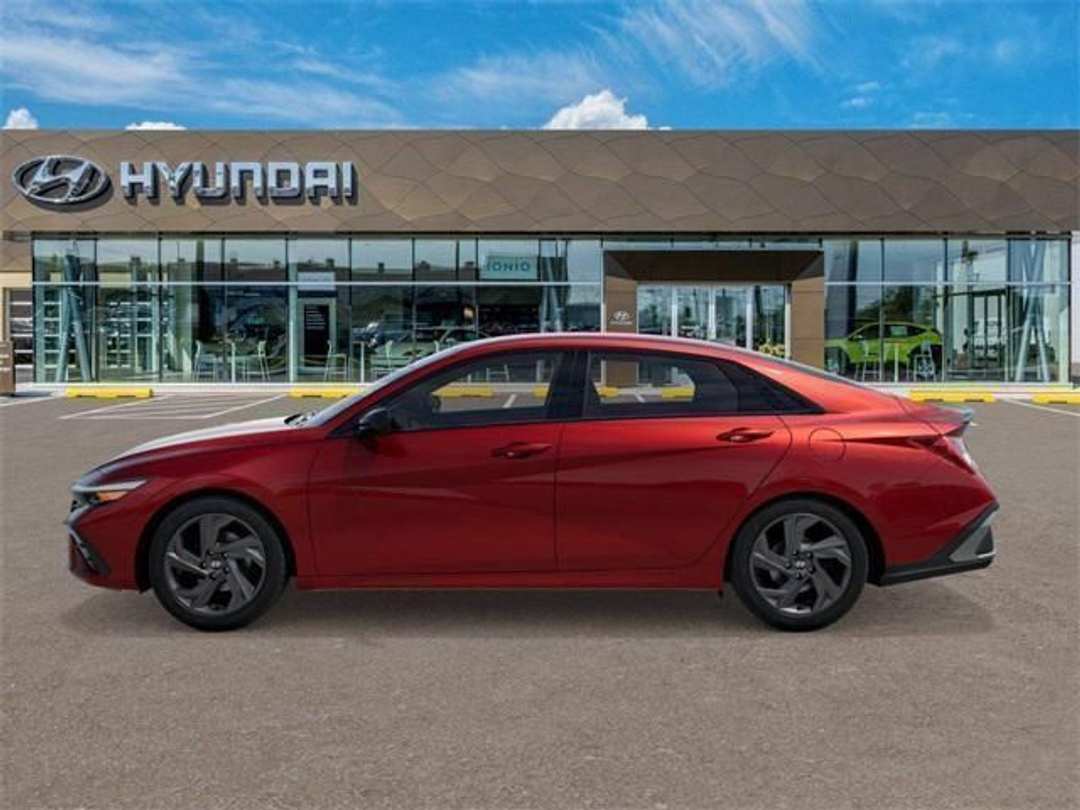 2026 Hyundai Elantra SEL Sport - Image 3
