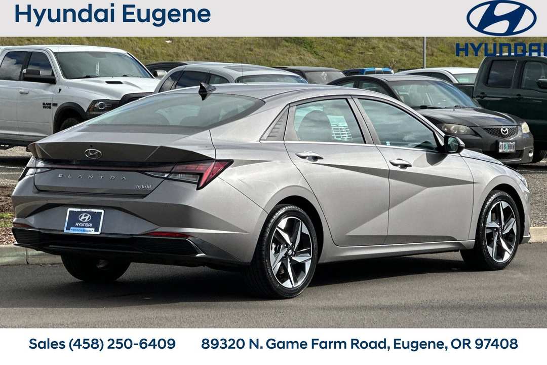 2022 Hyundai Elantra Limited - Image 3