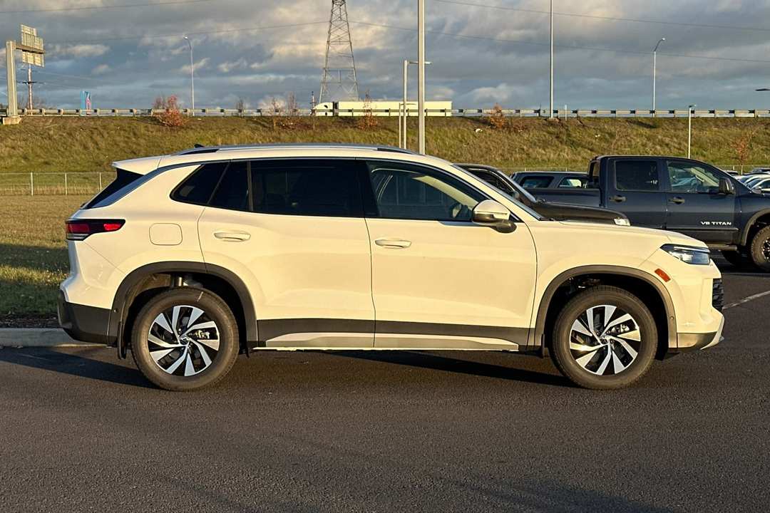 2026 Volkswagen Tiguan 2.0T S - Image 2