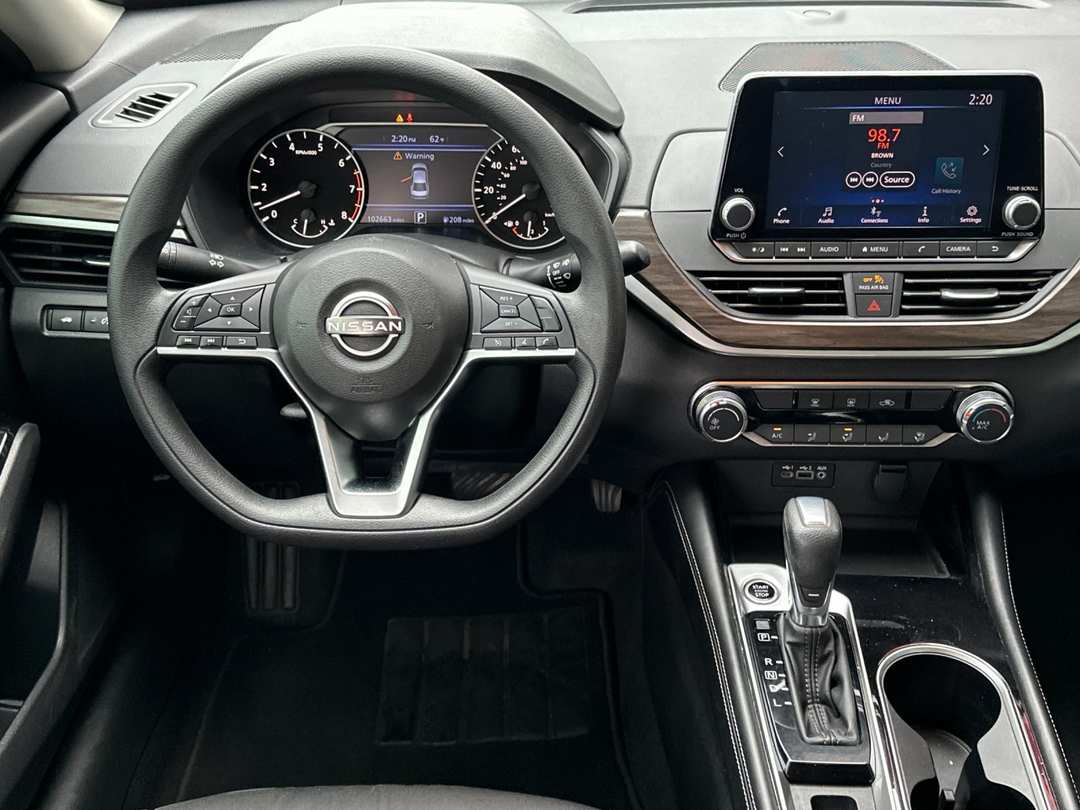 2023 Nissan Altima 2.5 SV - Image 13