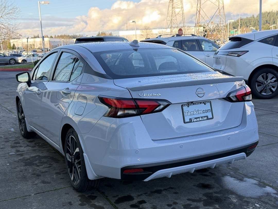 2025 Nissan Versa 1.6 SR - Image 5