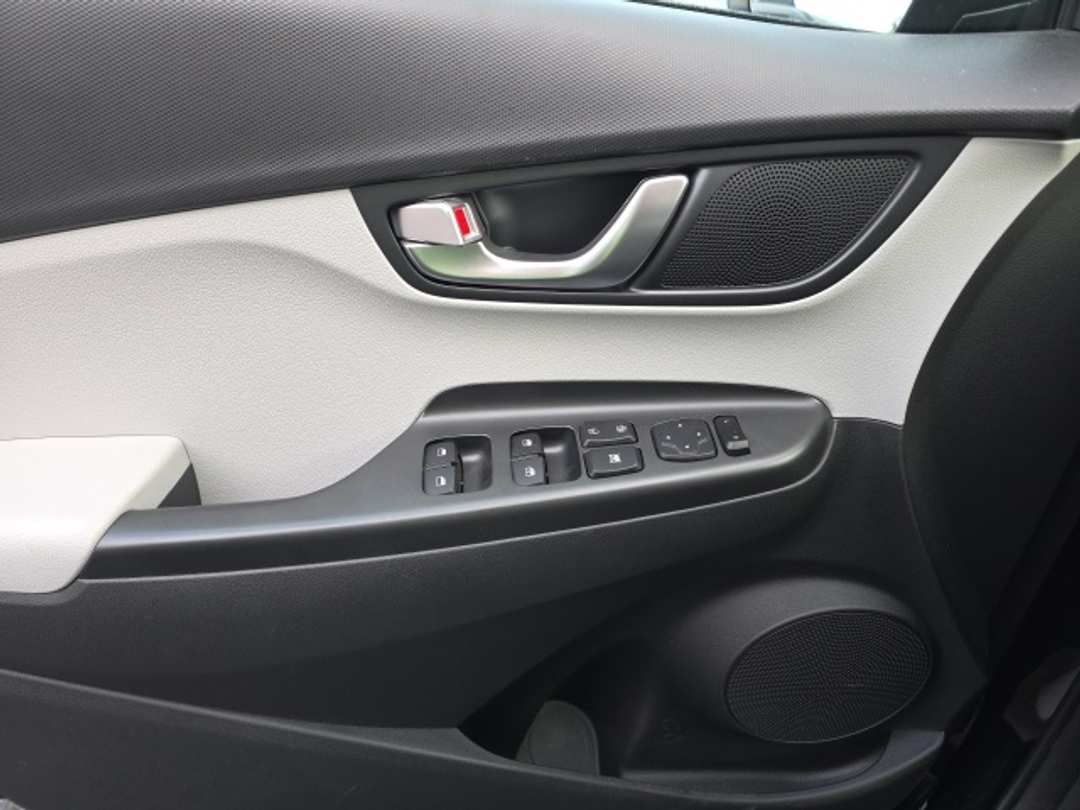 2023 Hyundai Kona SE - Image 10