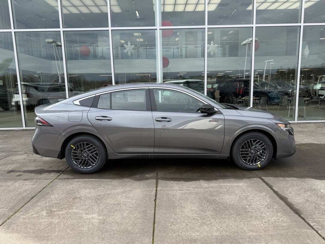 2026 Nissan Sentra SR - Image 8