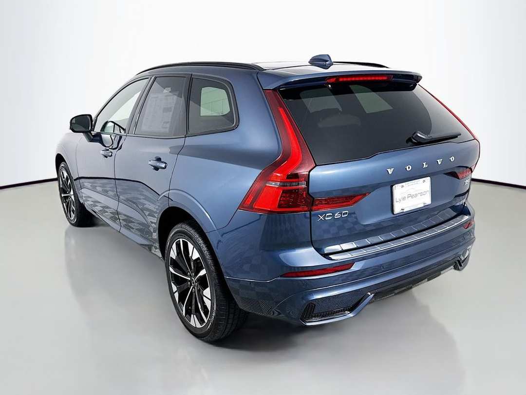 2026 Volvo Xc60 B5 Plus - Image 3