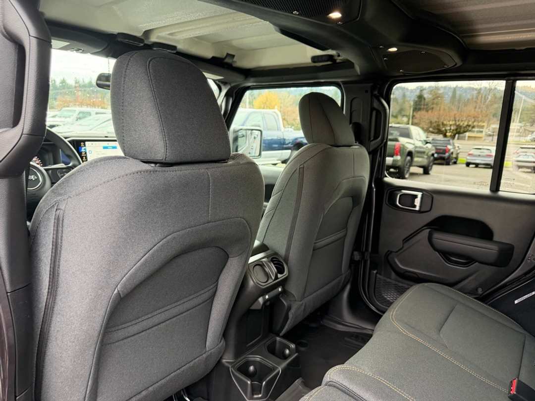 2026 Jeep Wrangler Sport - Image 31