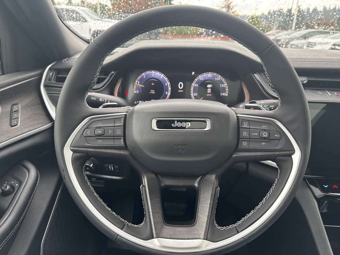 2026 Jeep Grand Cherokee Limited - Image 15