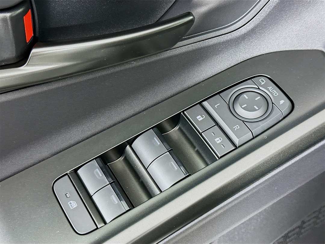 2026 Toyota Bz XLE - Image 18