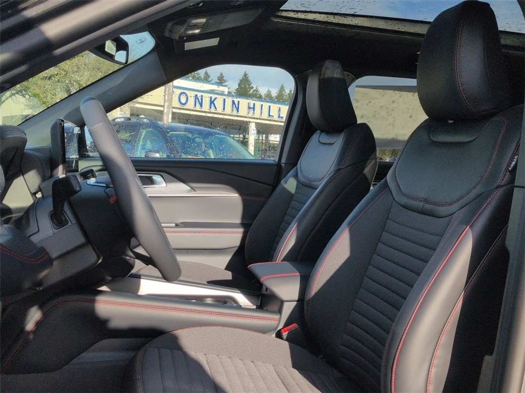 2026 Ford Explorer STLine - Image 13