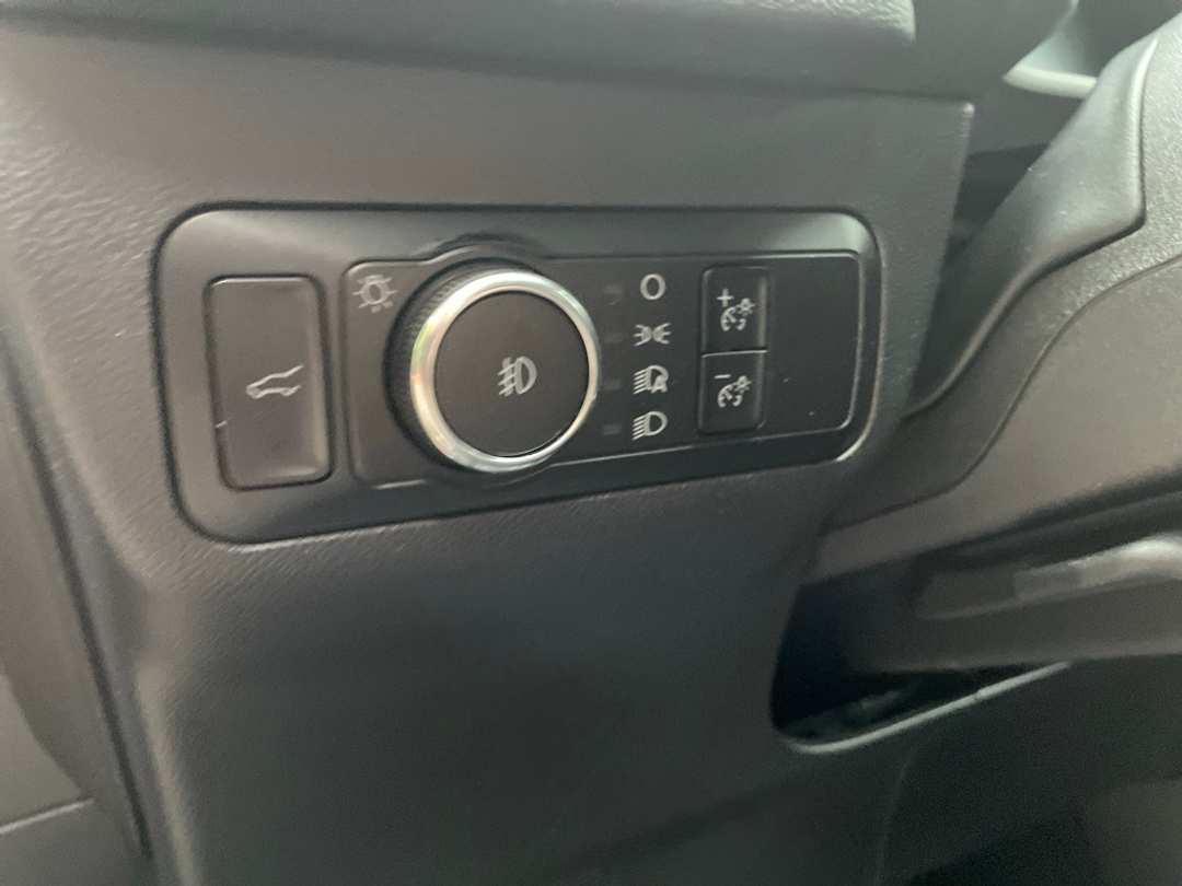 2024 Ford Escape Platinum - Image 11