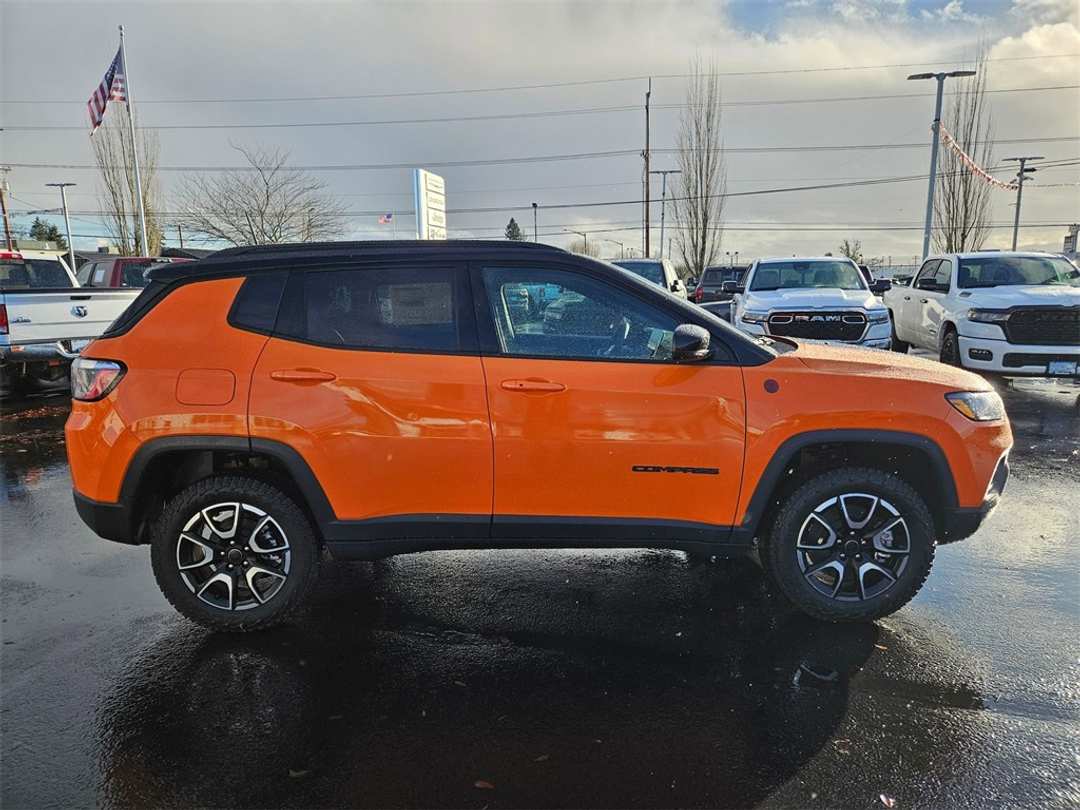 2026 Jeep Compass Trailhawk - Image 7