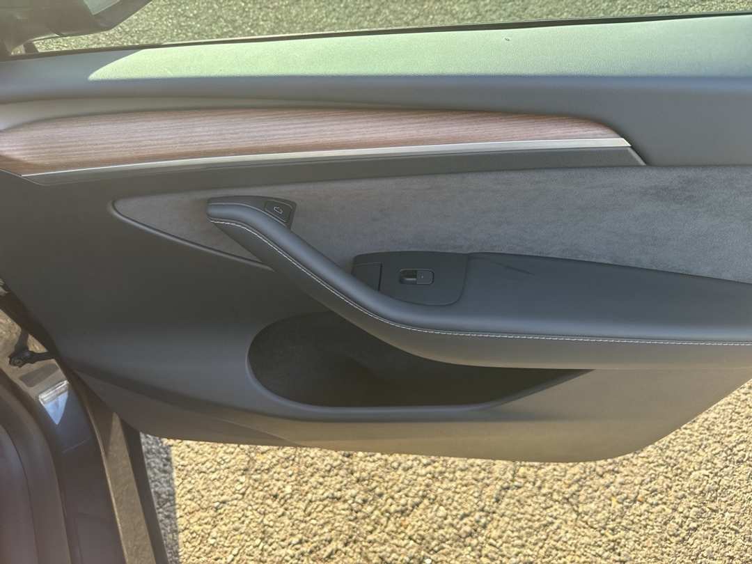 2025 Tesla Model Y Performance - Image 25