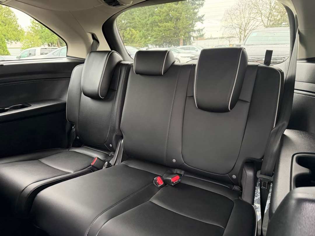 2026 Honda Odyssey Touring - Image 30