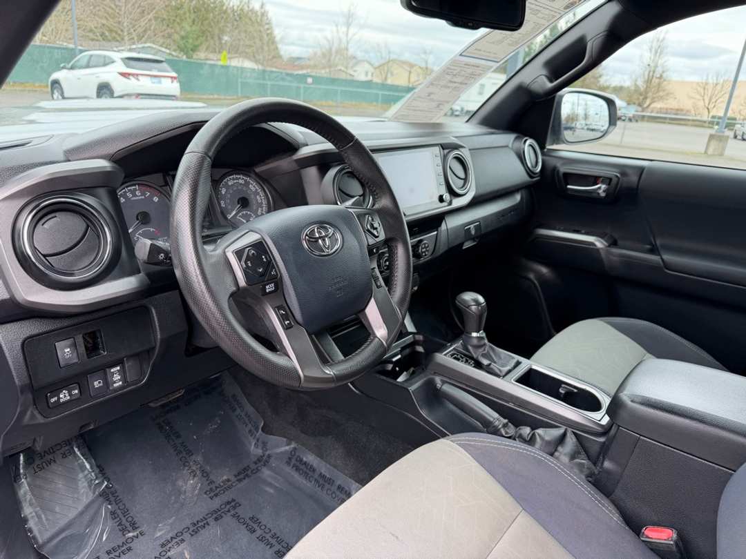 2020 Toyota Tacoma TRD Sport - Image 16