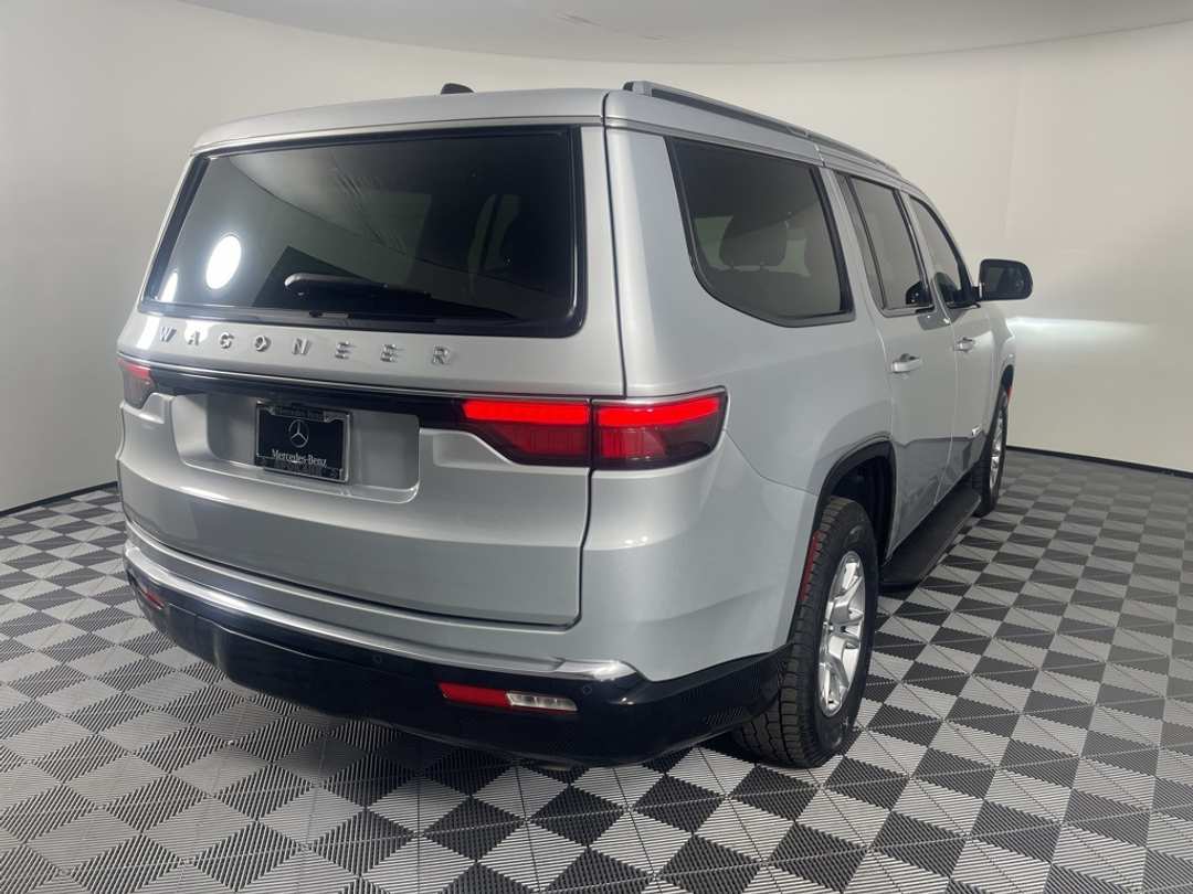 2024 Jeep Wagoneer - Image 9