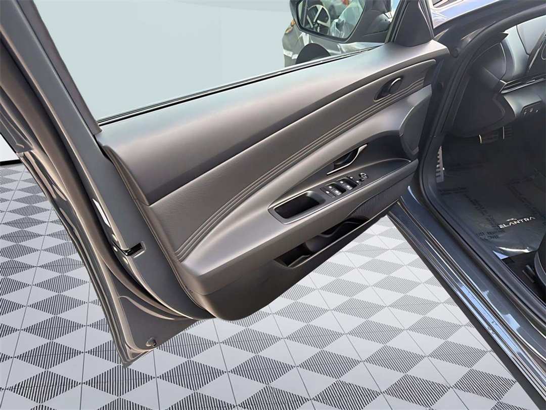 2026 Hyundai Elantra SEL Sport - Image 13