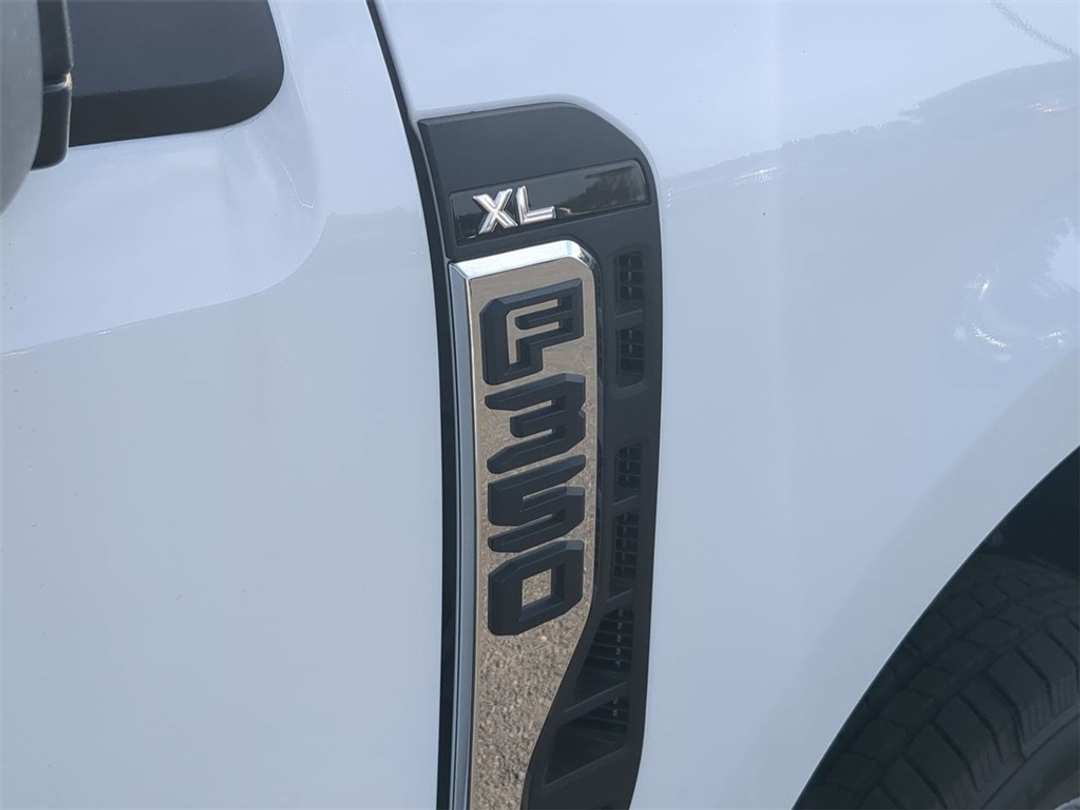 2024 Ford F-350Sd XL - Image 21