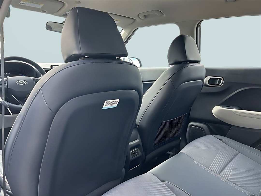 2025 Hyundai Venue Limited - Image 22