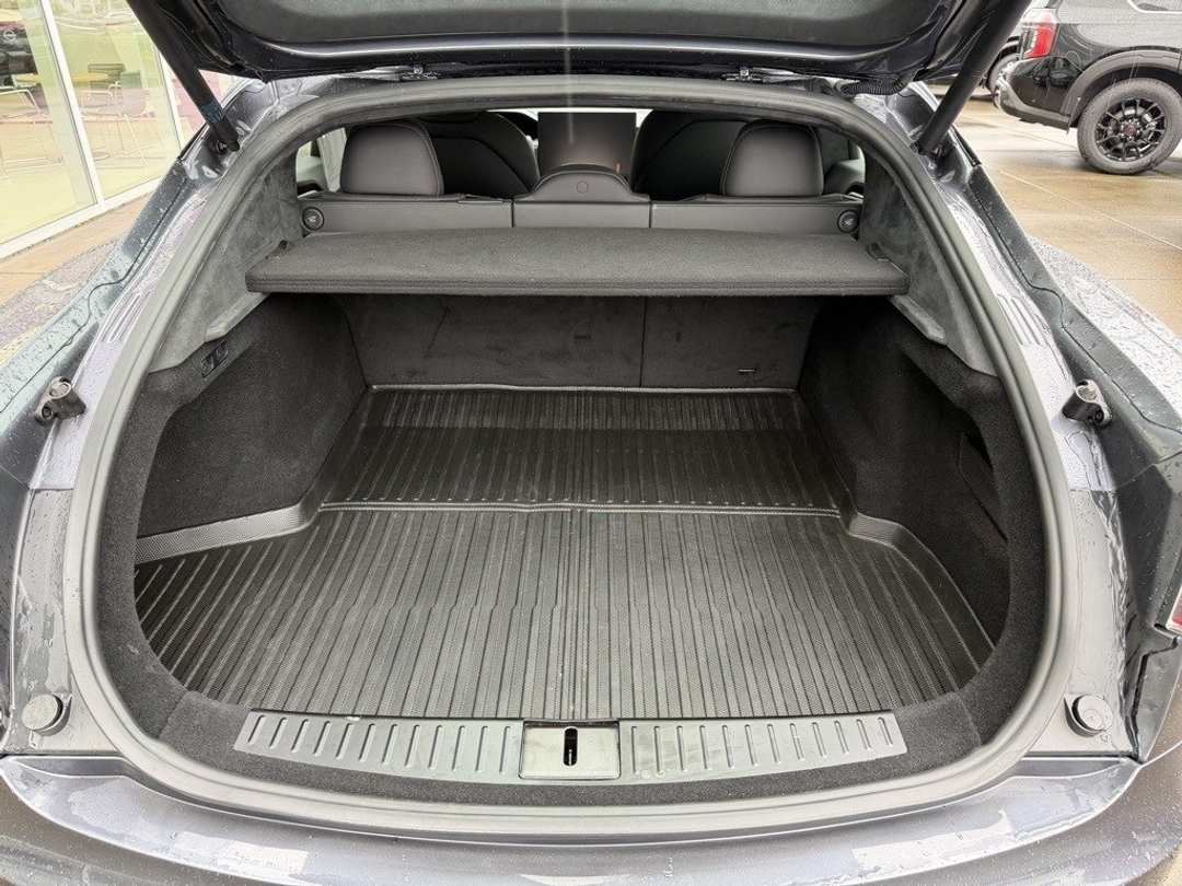 2021 Tesla Model S Plaid - Image 12
