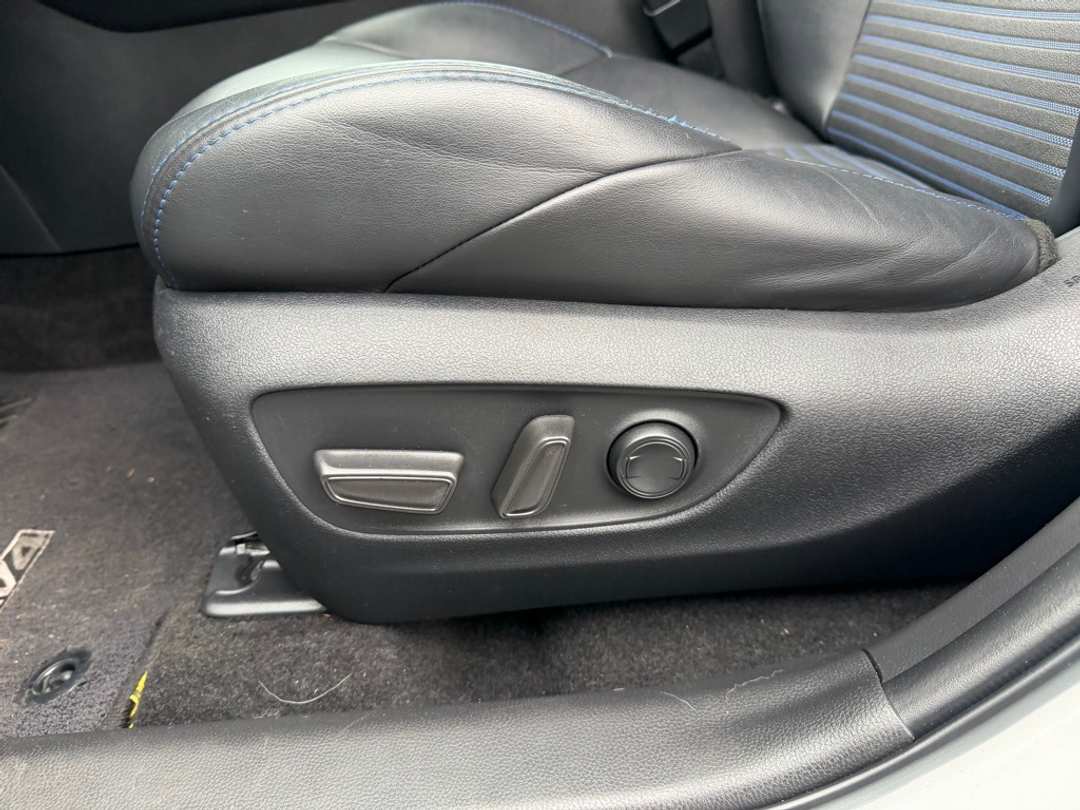 2023 Toyota Rav4 XSE - Image 14