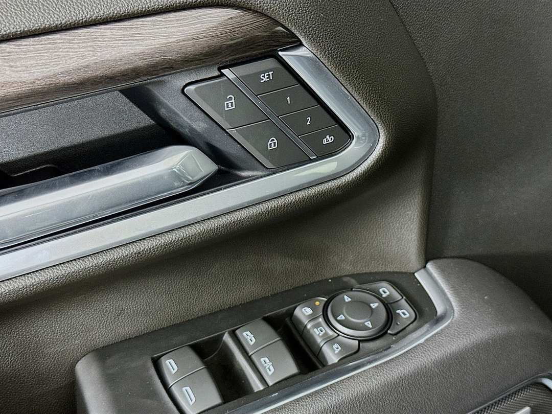 2025 Chevrolet Silverado 2500Hd LTZ - Image 19