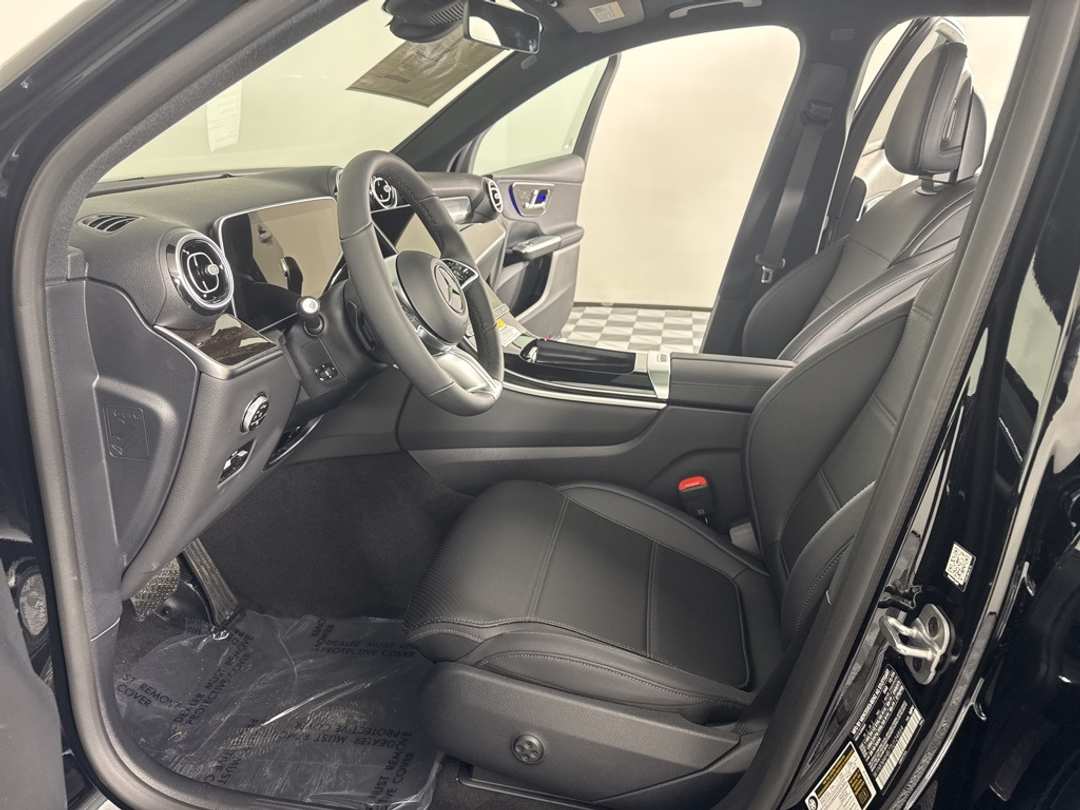 2026 Mercedes-Benz GLC GLC 300 - Image 24