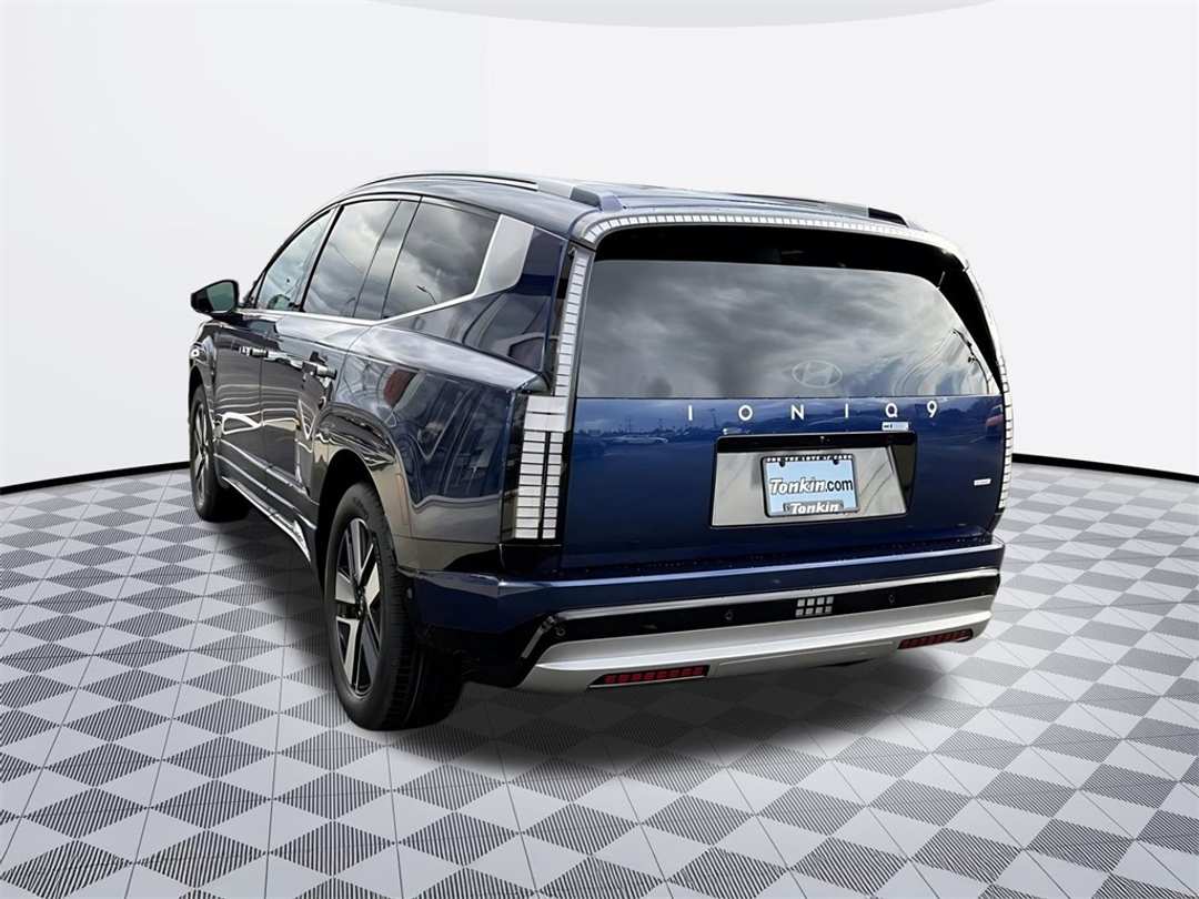2026 Hyundai Ioniq 9 SEL - Image 5