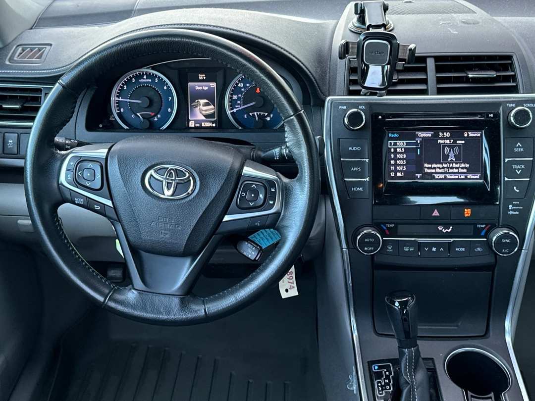 2015 Toyota Camry - Image 13