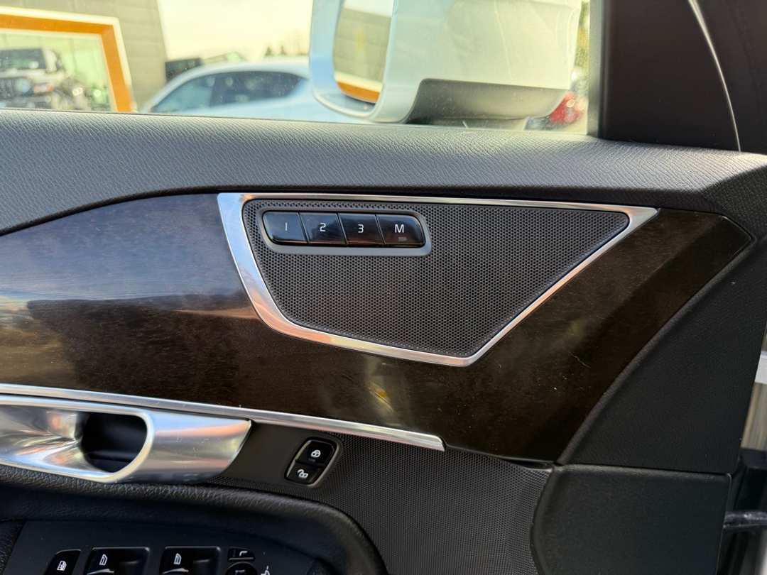 2018 Volvo Xc90 T6 Momentum - Image 13