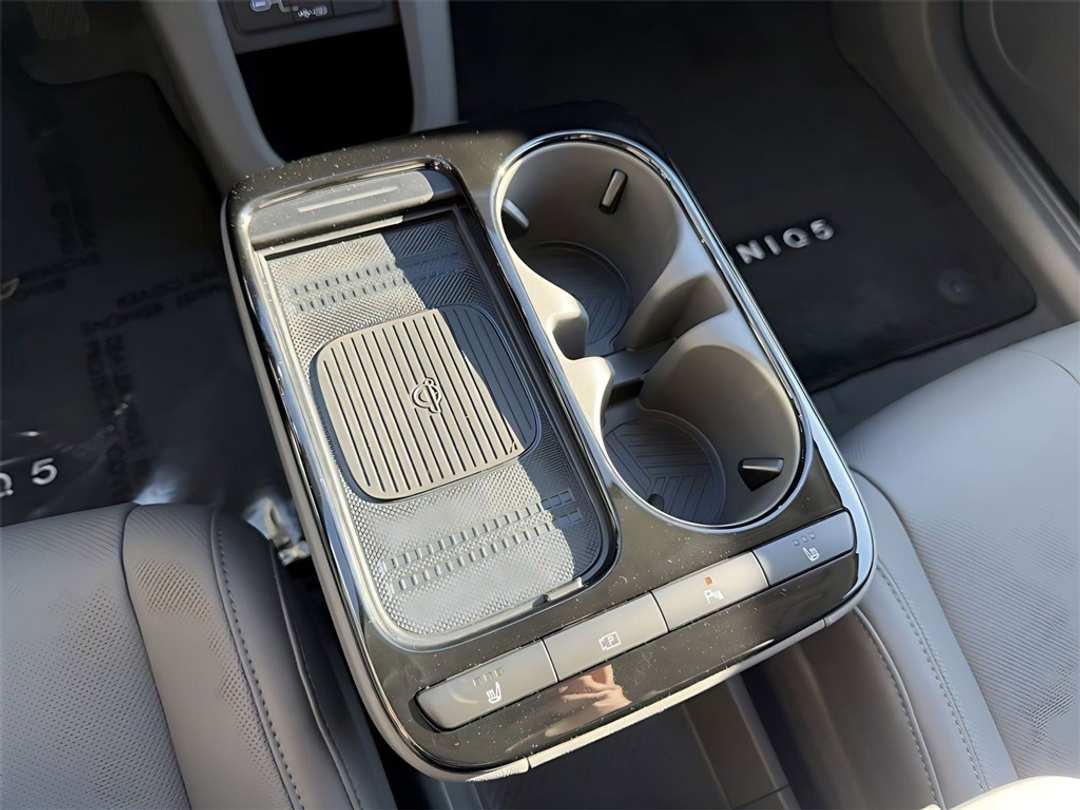 2026 Hyundai Ioniq 5 SEL - Image 25