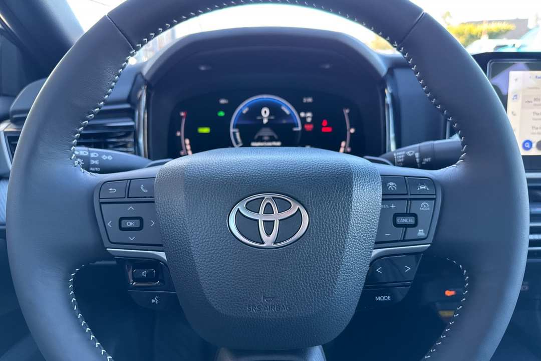 2026 Toyota Camry SE - Image 22