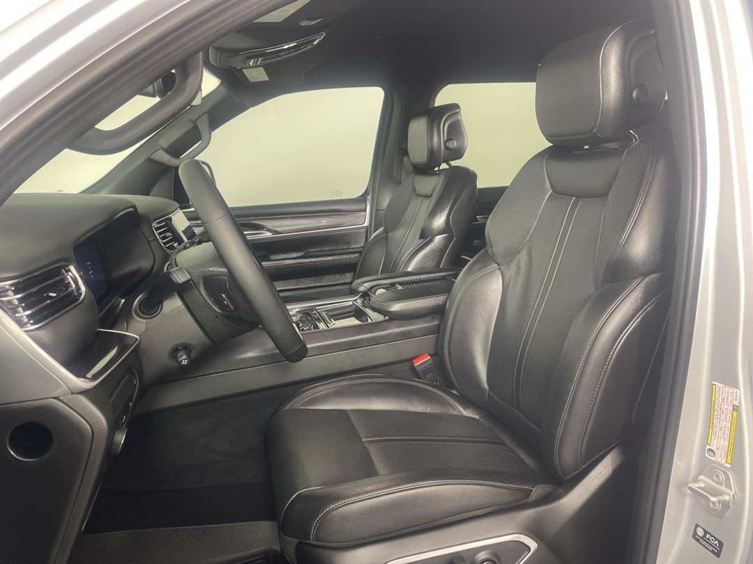 2024 Jeep Wagoneer - Image 18