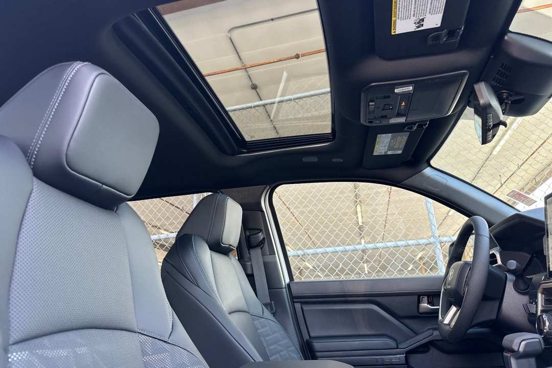 2025 Toyota Tacoma TRD OffRoad - Image 16