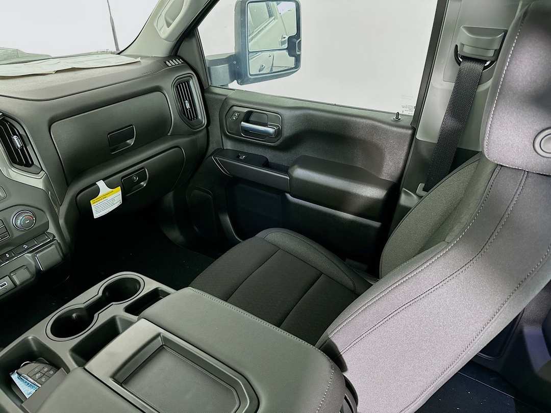 2025 Chevrolet Silverado 2500Hd Custom - Image 23