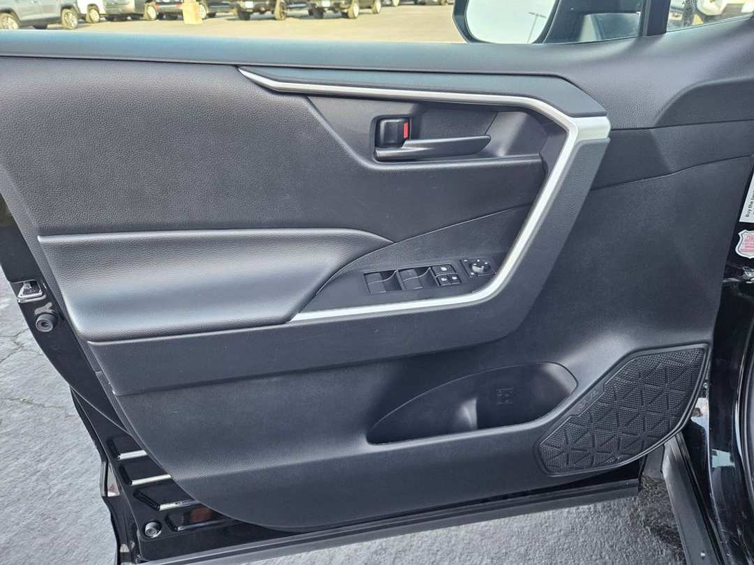 2024 Toyota Rav4 LE - Image 10