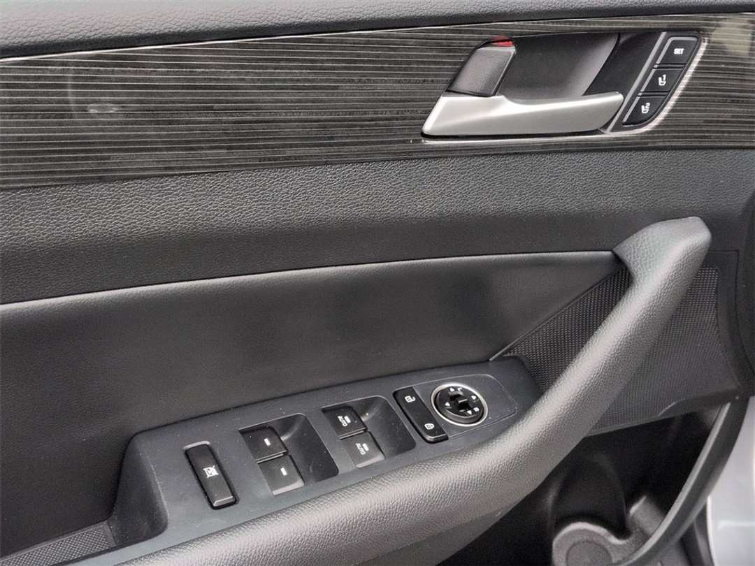 2018 Hyundai Sonata Limited - Image 10