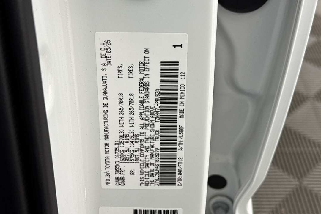 2025 Toyota Tacoma TRD Off Road - Image 26