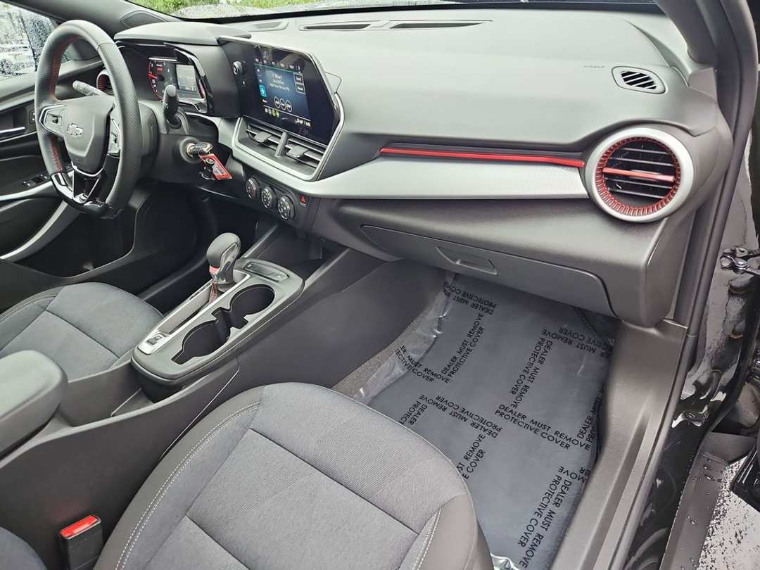 2025 Chevrolet Trax 1RS - Image 29