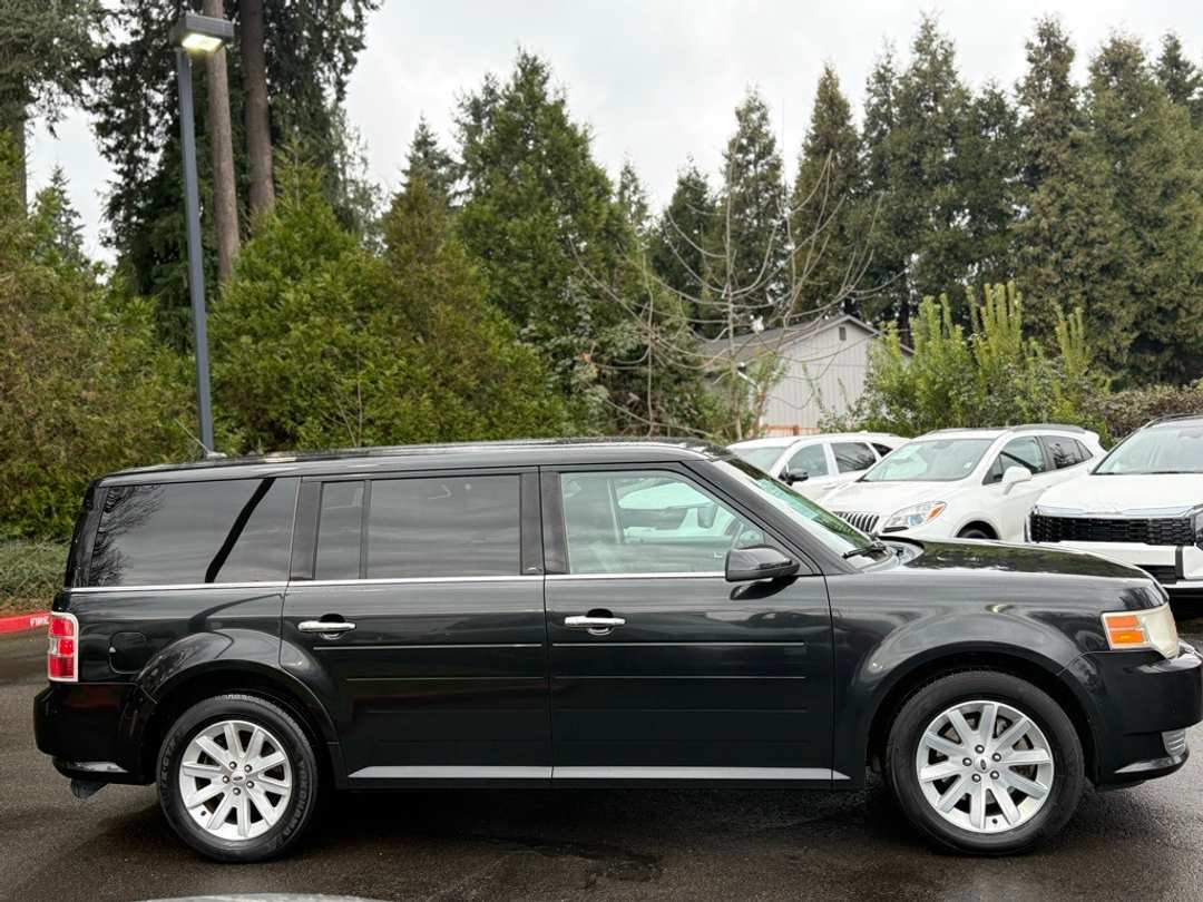 2011 Ford Flex SEL - Image 18