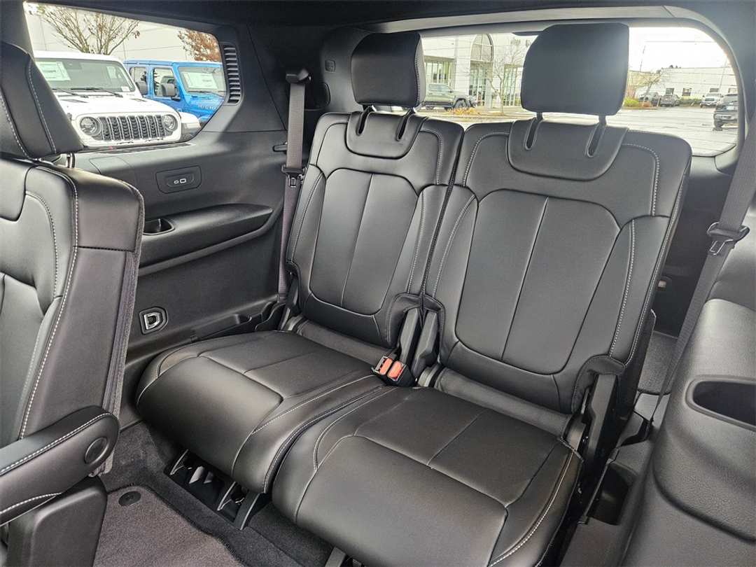 2025 Jeep Grand Cherokee L Limited - Image 30