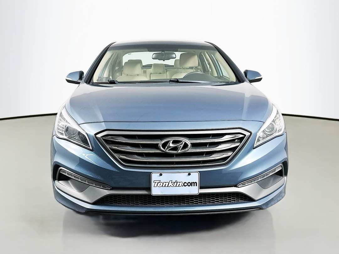 2017 Hyundai Sonata Sport - Image 2