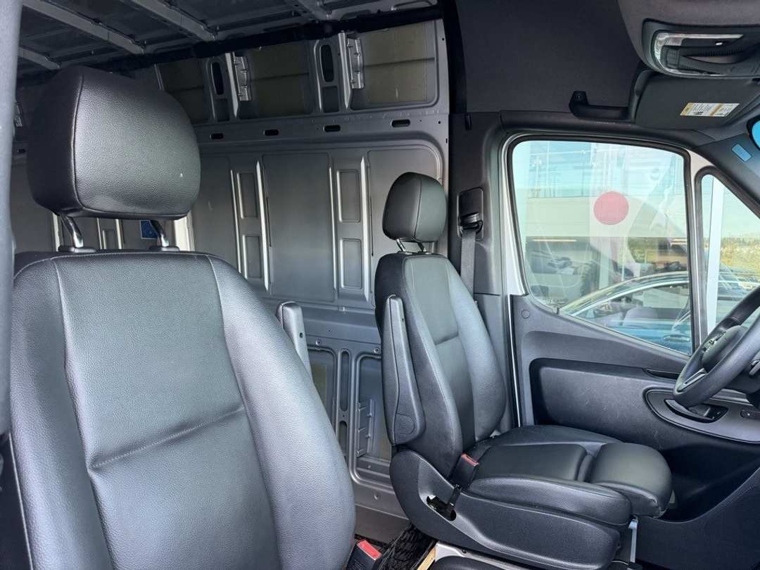 2023 Mercedes-Benz Sprinter 3500 Cargo 144 WB - Image 29