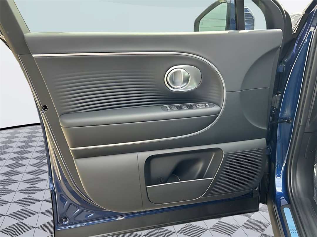 2026 Hyundai Ioniq 9 SEL - Image 10